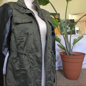 really cute vintage green leather jacket